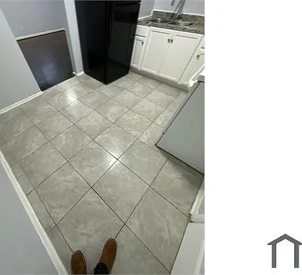 2031 W 9th St #1 — Photo 11
