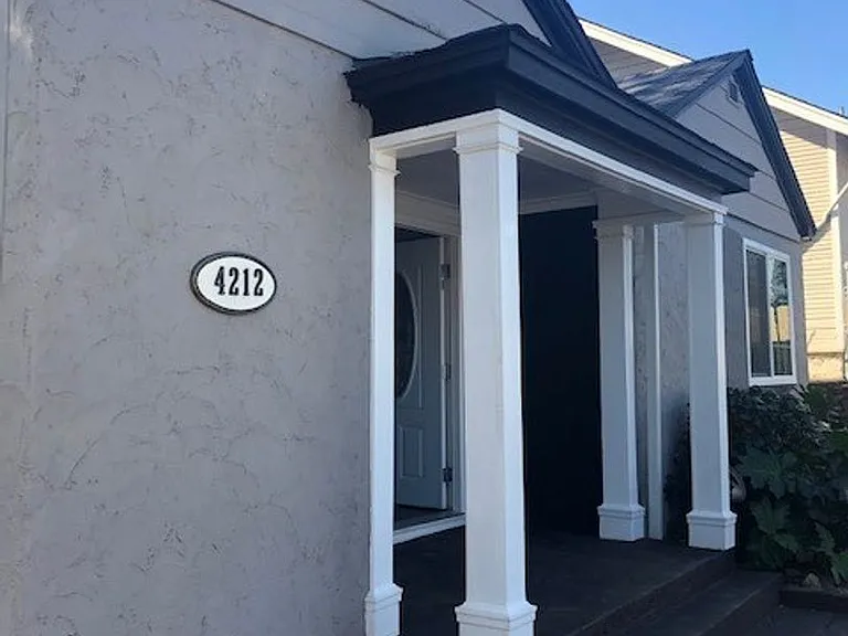 4212 Meade St — Photo 2