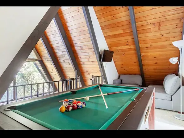 2366 Spruce Dr, Arrowbear Lake, CA 92382