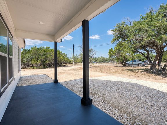 5th image of 1085 Lakeside Drive