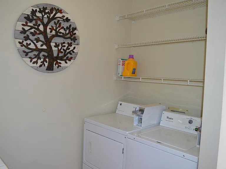 Washer/Dryer area