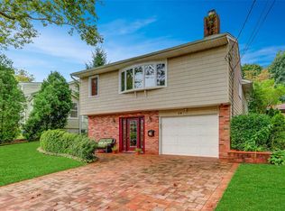 38 Hawthorne Rd, Garden City, NY 11530