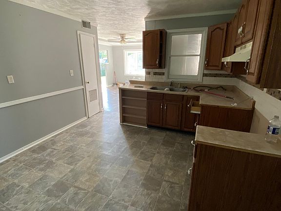 2nd image of 13519 Laverton Ave