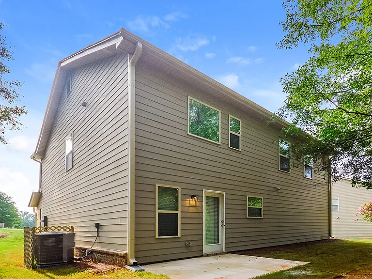 400 McGiboney Ln — Photo 17