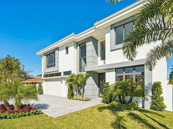 2nd image of 261 NW 8th Street
