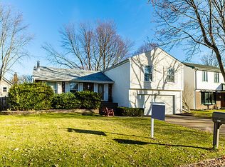 211 Knollwood St, Vernon Hills, IL 60061