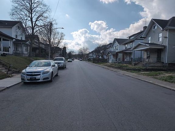 5th image of 128 E Parkwood Dr