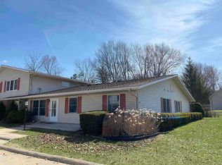 1006 Ellis Dr APT 4, Charles City, IA 50616