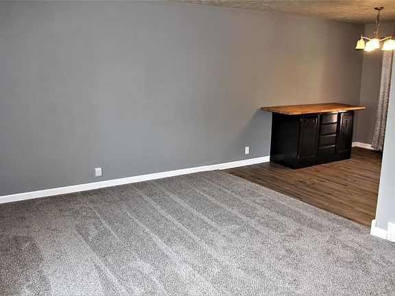 3rd image of 9136 Grand Ave