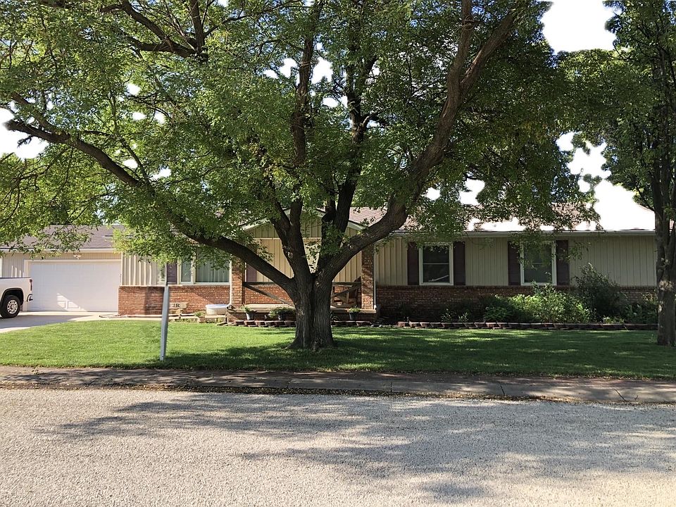 1st image of 204 Craig St