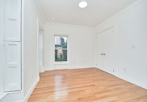 5th image of 1 Cambridge Pl #4-5