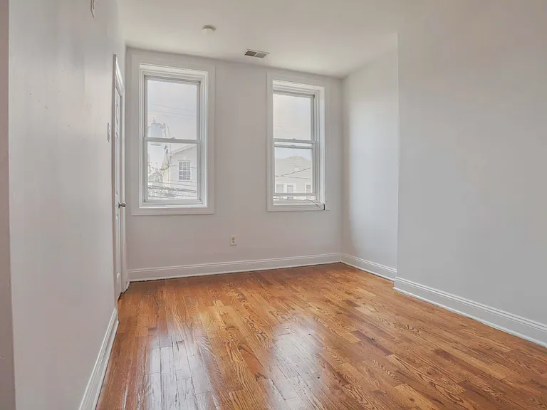 272 Grant Ave #2 — Photo 9