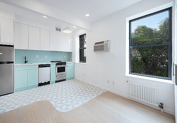 5th image of 487 Clinton Ave APT 2C