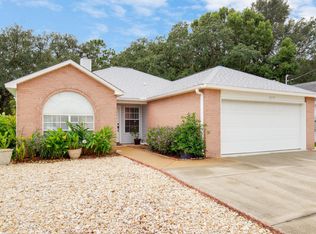 1854 Laurel Oaks Ct, Fort Walton Beach, FL 32547