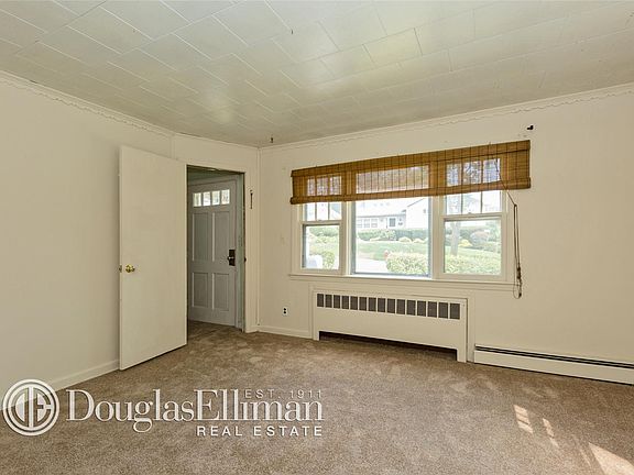 5th image of 47 E 13th St