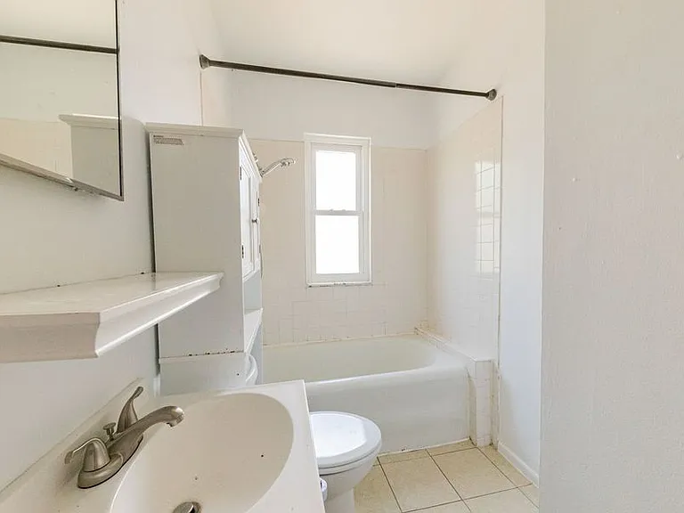 3002 W Sitios St #C — Photo 8