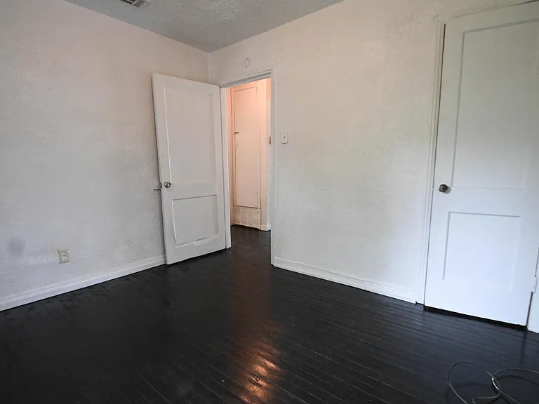 2650 Scotland Dr — Photo 5