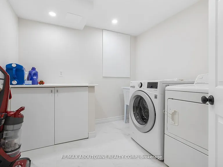 30 Harnesworth Cres — Photo 26