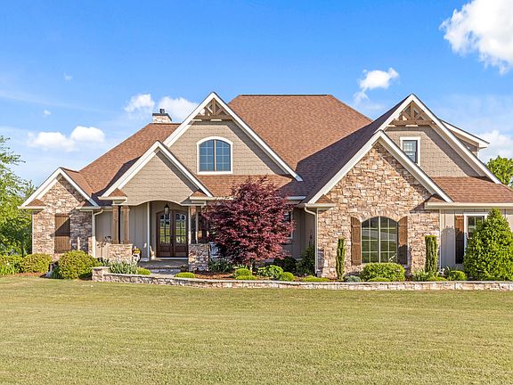 3rd image of 985 Sunset Cir