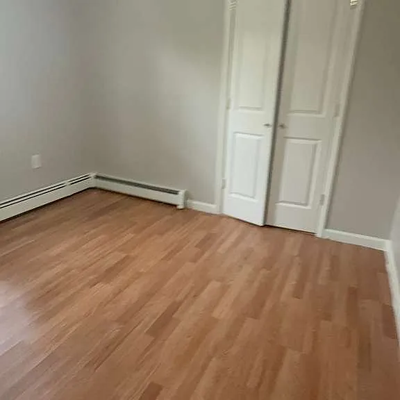 158 N 8th St #4 — Photo 10