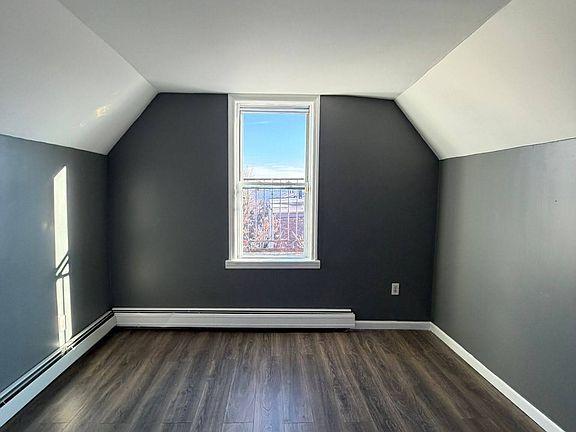 5th image of 176 Garfield Ave #3