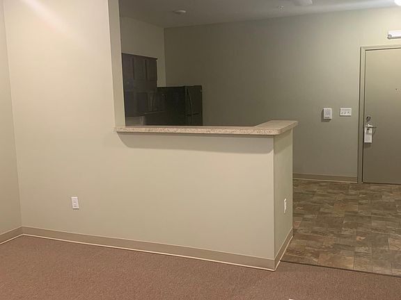 4th image of 103 N Main St