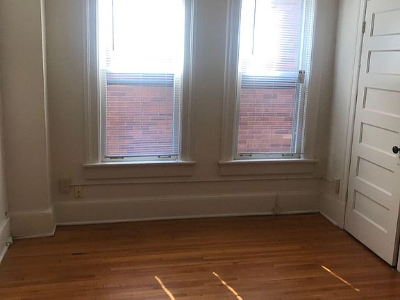 4th image of 894 Neil Ave