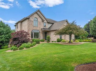 5 Colonial Cir, Irwin, PA 15642