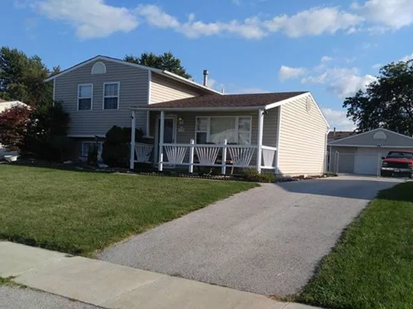 3154 Flame Dr, Oregon, OH 43616