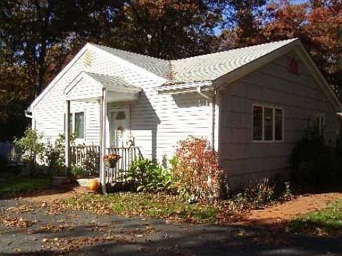 1st image of 18 Groton Dr