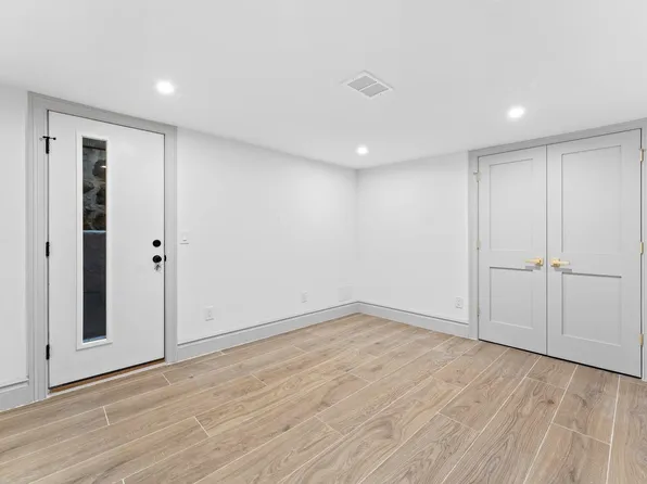 83 Liberty Place image 28 of 39