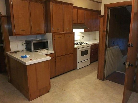 2nd image of 481 Charles St APT 2