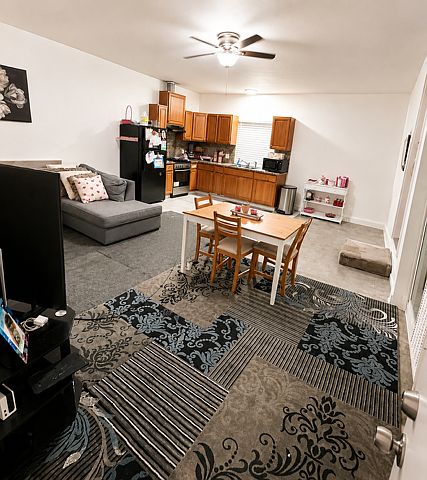 1st image of 141 Harriet Ave
