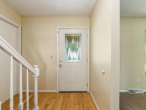 4th image of 5064 Doral Ave