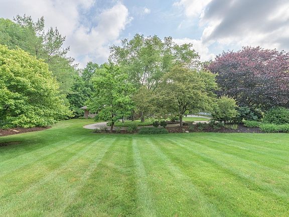 2nd image of 717 Emerald Dr