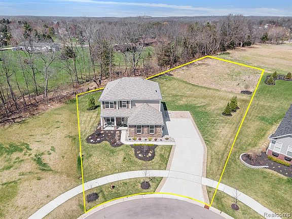 3rd image of 57996 Cider Mill Dr