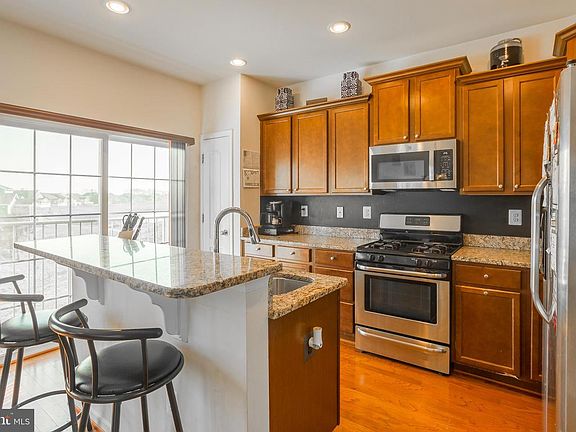 5th image of 20876 Brunswick Ln