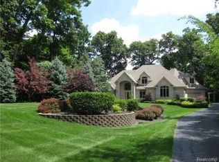 4436 Hickory Ridge Ln, Plymouth, MI 48170