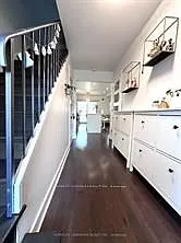 20 Porterfield Cres — Photo 2