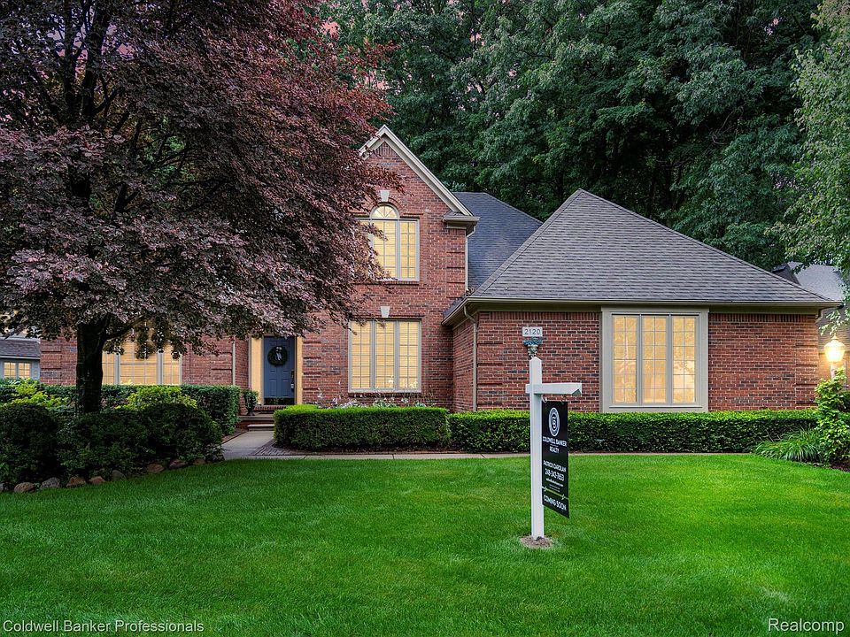 1st image of 2120 Oakwood Dr