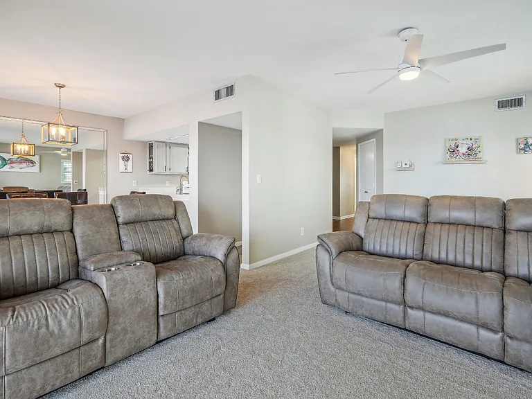 1901 Clifford St #1201 — Photo 7