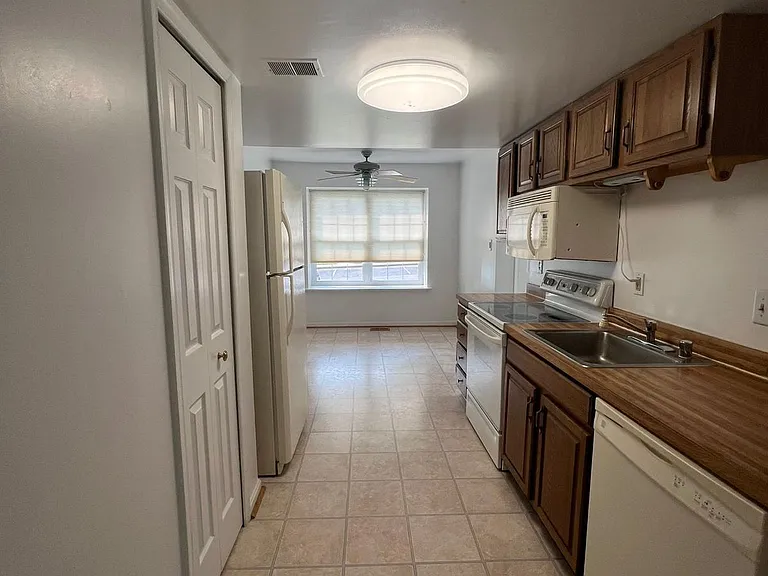 8578 Harvest View Ct — Photo 6