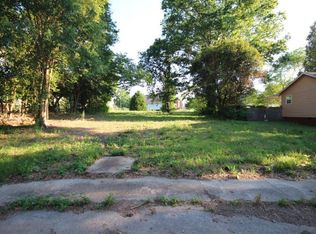 464 Buncombe St, Woodruff, SC 29388