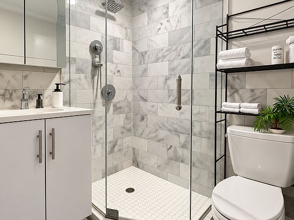 4th image of 99 Allen St #55