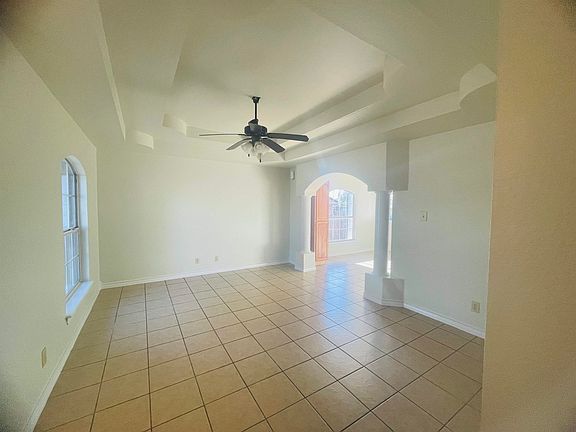 5th image of 2102 Los Olivos Ln