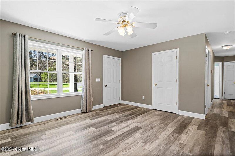 3rd image of 156 Rimbrave Drive