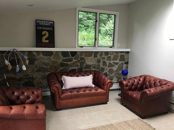 3rd image of 23 Covewood Dr