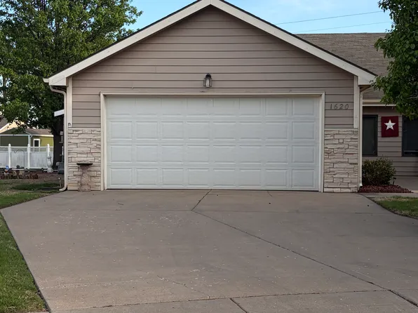 1620 Kaci Cir, Salina, KS 67401