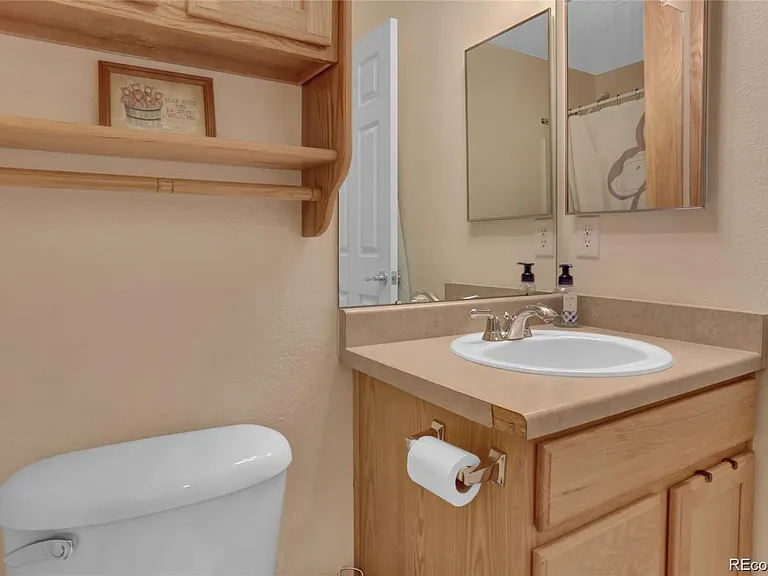414 Smith Cir — Photo 6