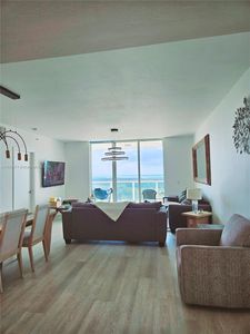 15051 Royal Oaks Ln APT 2202, North Miami, FL, 33181